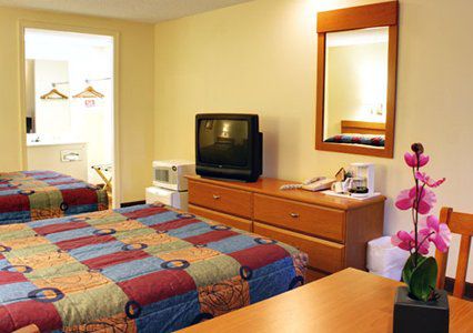 Econo Lodge Terre Haute Room photo