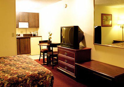 Econo Lodge Terre Haute Room photo